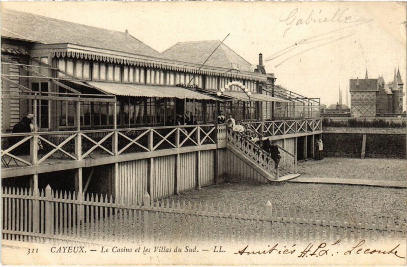 Carte postale ancienne Cayeux-sur-Mer Le Casino et les Villas du Sud à Cayeux-sur-Mer