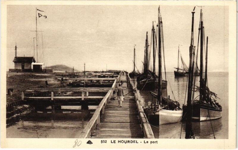 Carte postale ancienne Cayeux-sur-Mer Le Hourdel - Le Port à Cayeux-sur-Mer