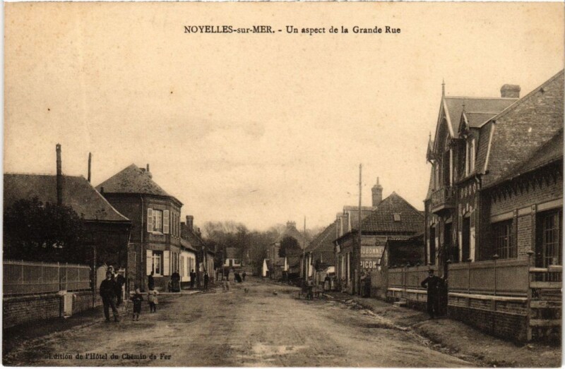 Carte postale ancienne Noyelles-sur-Mer Un Aspect de la Grande Rue à Noyelles-sur-Mer
