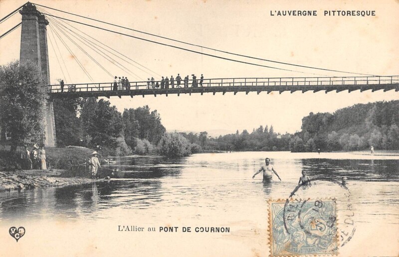 Carte postale ancienne L'Allier Au Pont De Cournon
