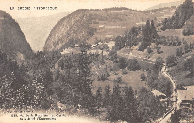 Carte postale ancienne Vallee Du Roselend Les Cernix Defile D'Entreroches