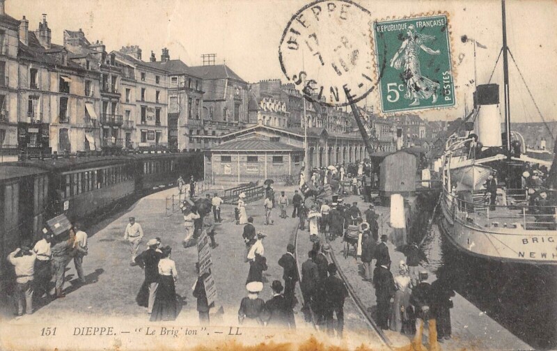 Carte postale ancienne Dieppe Le Brighton à Dieppe