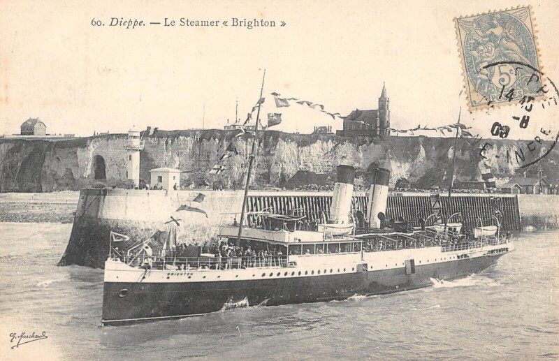 Carte postale ancienne Dieppe Le Steamer Brihgton à Dieppe