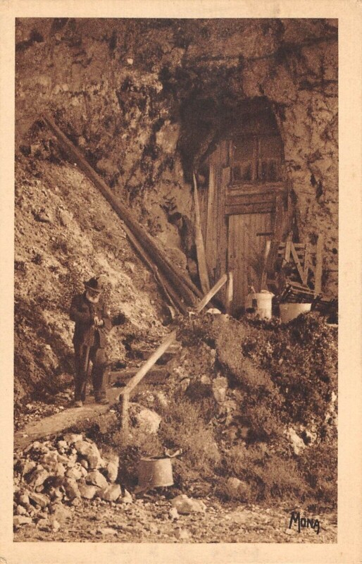 Carte postale ancienne Dieppe Un Troglodyte à Dieppe