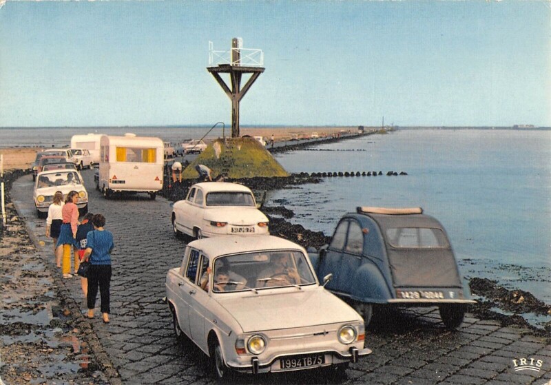 Carte postale ancienne Ile De Noirmoutier Le Passage Du Gois