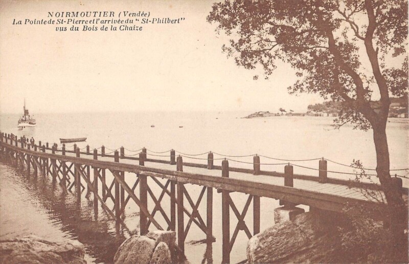 Carte postale ancienne Noirmoutier La Pointe De Saint-Pierre De L'Ile Arrivee Du Saint-Philibert