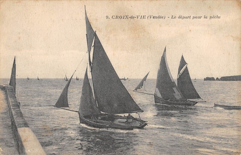 Carte postale ancienne Croix De Vie Le Depart Pour La Peche