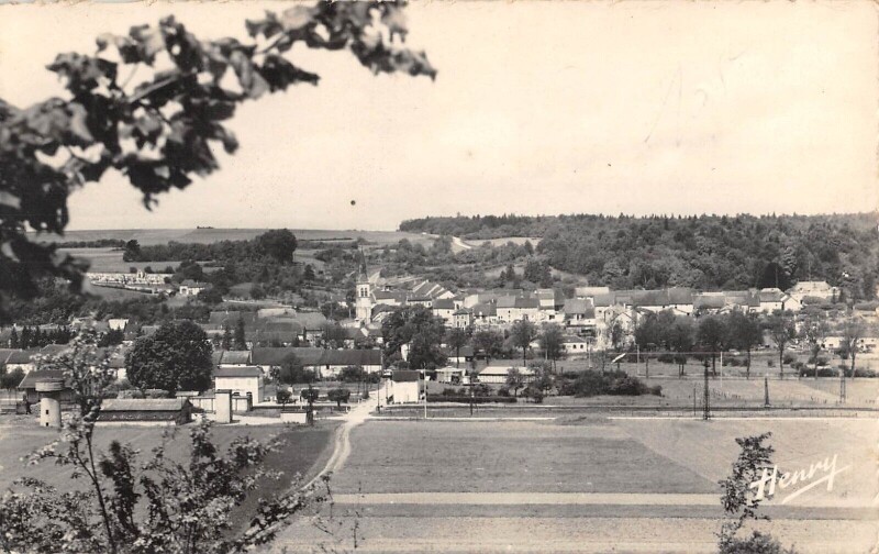 Carte postale ancienne Bazoilles Sur Meuse Vue Generale à Bazoilles-sur-Meuse
