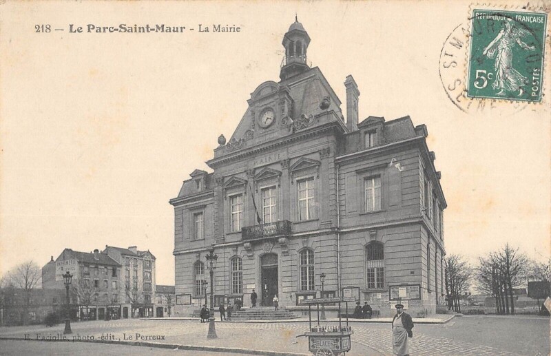 Carte postale ancienne Parc Saint Maur La Mairie