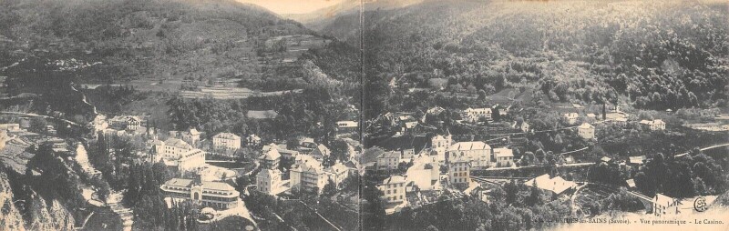 Carte postale ancienne Brides Les Bains Vue Panoramique Le Casino ( Carte Double ) à Brides-les-Bains