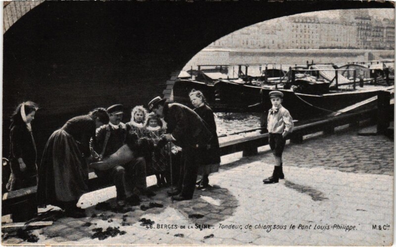 Carte postale ancienne Paris 4e Berges de la Seine Pont Louis-Philippe tondeur de chiens à Paris 4e
