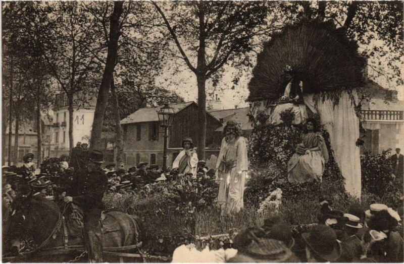Carte postale ancienne Rennes Fete des Fleurs à Rennes