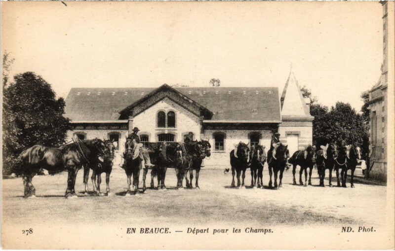 Carte postale ancienne En Beauce depart pour les Champs