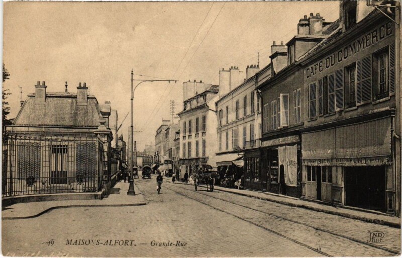 Carte postale ancienne Maisons-Alfort Grande rue Nd Phot à Maisons-Alfort