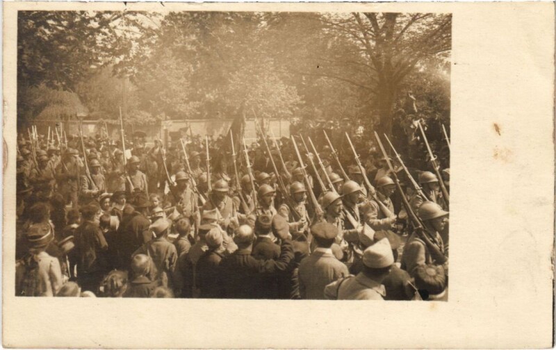 Carte postale ancienne Soldats carte photo