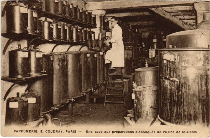 Carte postale ancienne Usine de Saint-Denis parfumerie E. Coudray à Saint-Denis