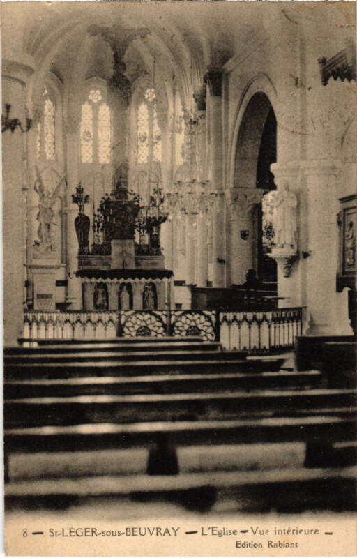 Carte postale ancienne Saint-Leger-Sous-Beuvray l'Eglise