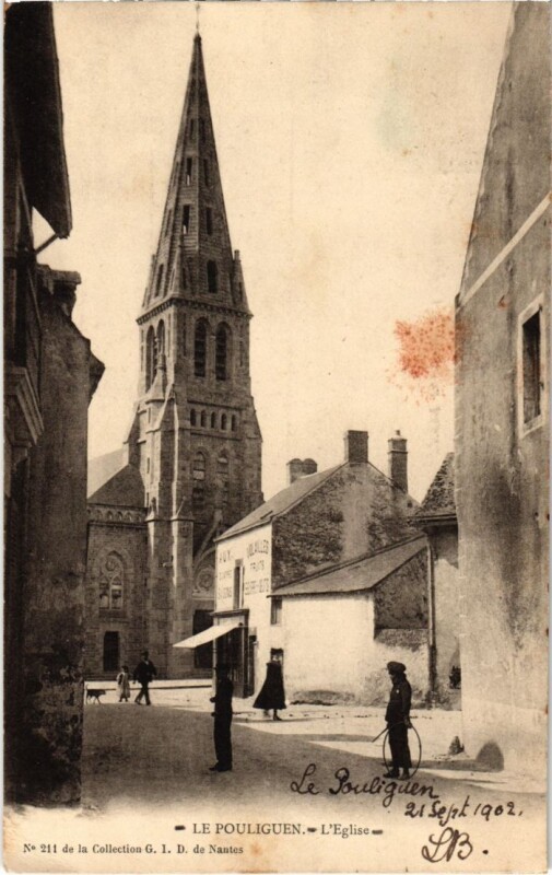 Carte postale ancienne Le Pouliguen l'Eglise au Pouliguen