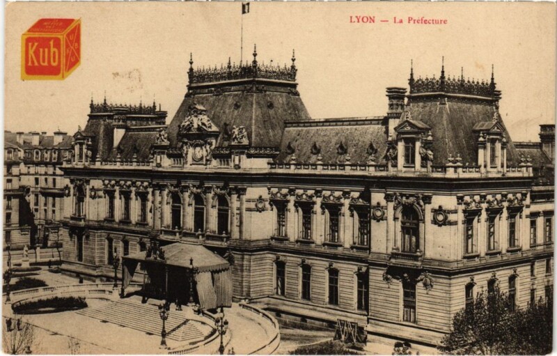 Carte postale ancienne Lyon La Prefecture