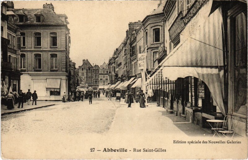 Carte postale ancienne Abbeville Rue Saint-Gilles à Abbeville