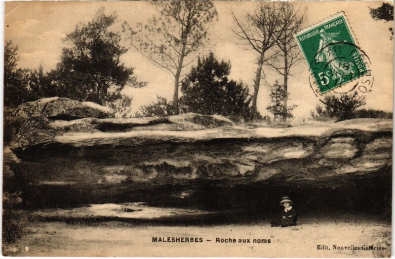 Carte postale ancienne Malesherbes Roche aux noms