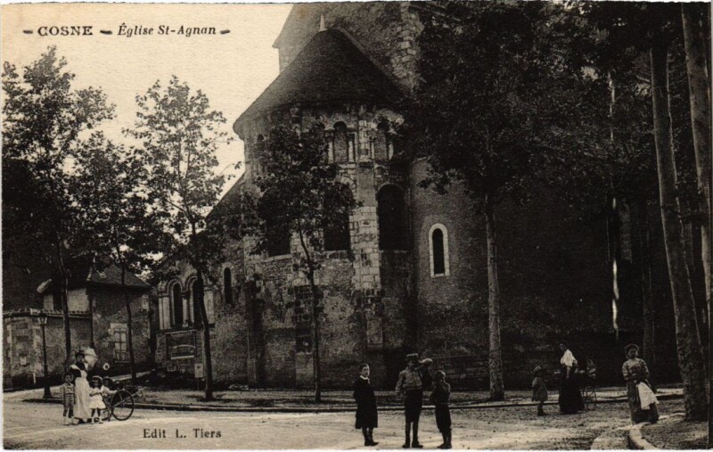 Carte postale ancienne Cosne Eglise Saint-Agnan à Saint-Agnan