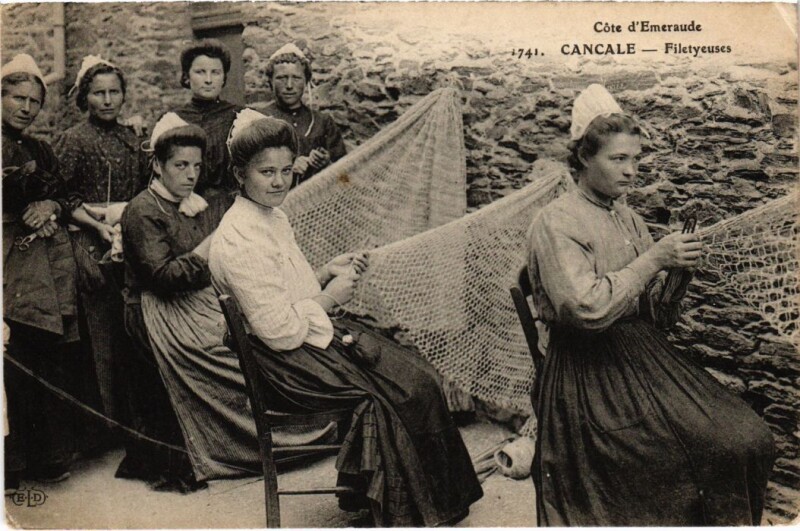 Carte postale ancienne Cancale Filetyeuses à Cancale