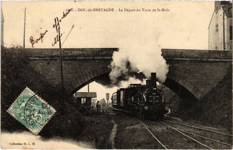 Carte postale ancienne Locomotive Railway Dol-de-Bretagne Depart du Train de Saint-Malo à Dol-de-Bretagne