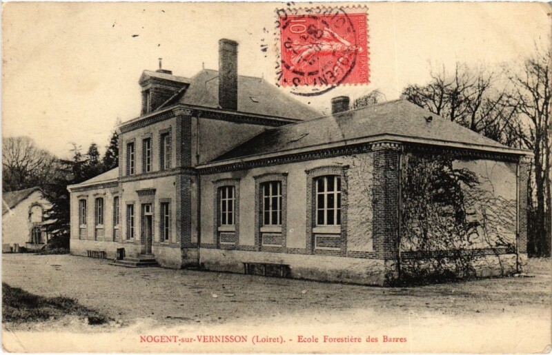Carte postale ancienne Nogent-Sur-Vevrnisson Ecole Forestiere des Barres