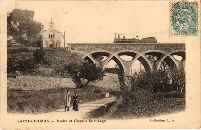 Carte postale ancienne Saint-Chamas Viaduc et Chapelle Saint-Leger à Saint-Chamas