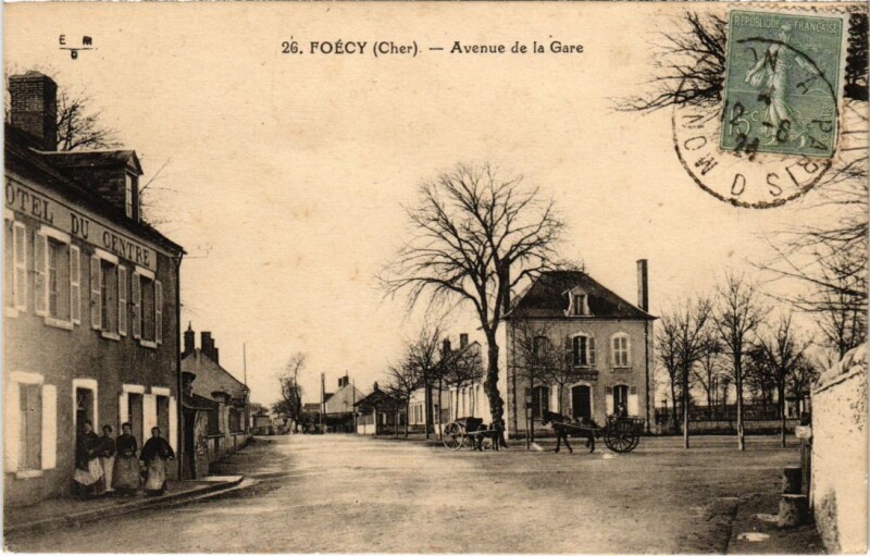 Carte postale ancienne Foecy Avenue del a Gare