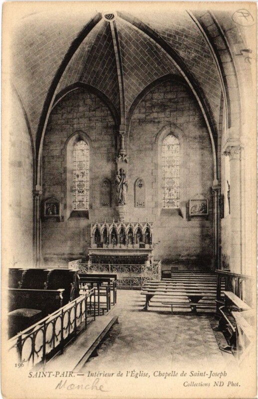 Carte postale ancienne Saint-Pair-Sur-Mer Interieur de l'Eglise à Saint-Pair-sur-Mer