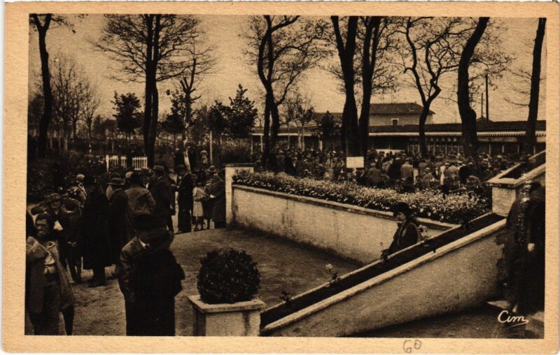Carte postale ancienne Feurs hippodrome à Feurs