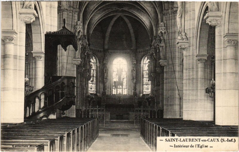 Carte postale ancienne Saint-Laurent-En-Caux Interieur de l'Eglise à Saint-Laurent-en-Caux