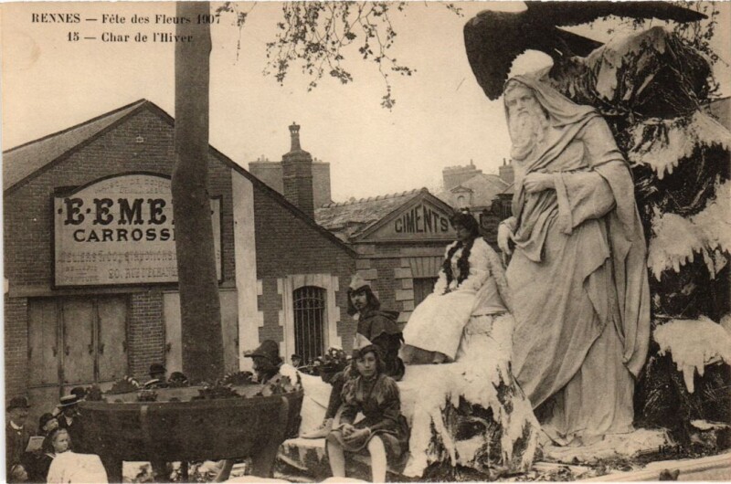 Carte postale ancienne Rennes Fete des Fleurs char de l'Hiver à Rennes