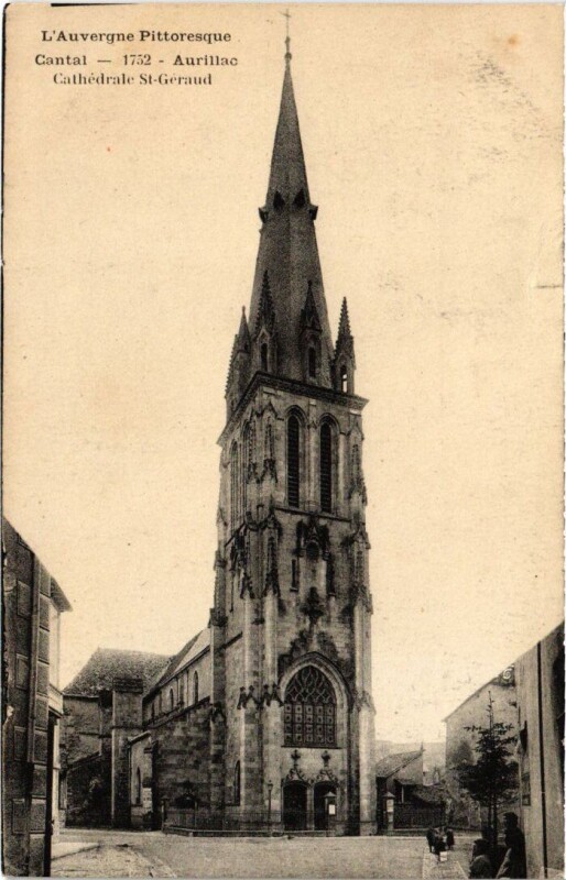 Carte postale ancienne Aurillac Cathedrale Saint-Geraud à Aurillac