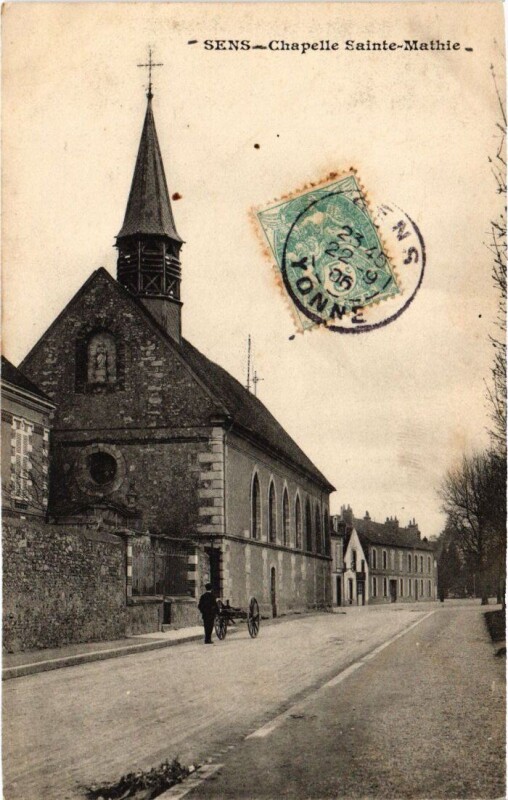 Carte postale ancienne Sens Chapelle Sainte-mathie à Athie