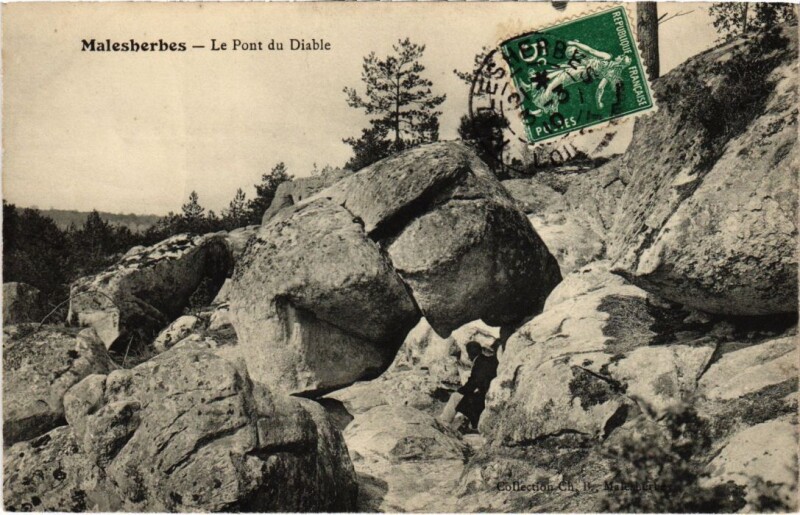 Carte postale ancienne Malesherbes Pont du Diable
