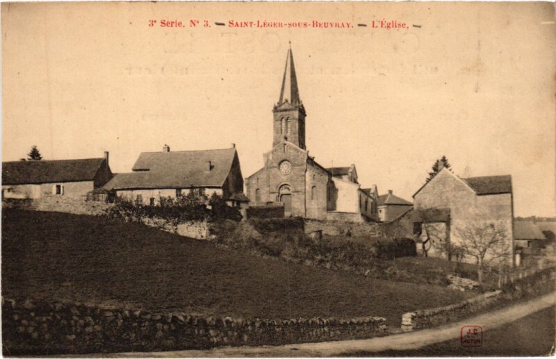 Carte postale ancienne Saint-Leger-Sous-Beuvray l'Eglise