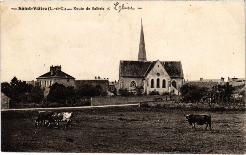Carte postale ancienne Saint-Viatre Route de Salbris l'Eglise à Salbris