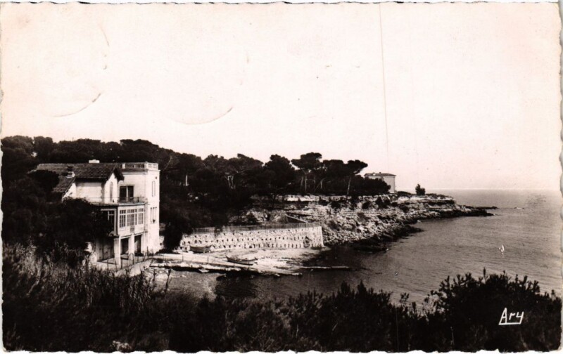 Carte postale ancienne Sausset-Les-Pins Calanque du Grand Rouveau à Sausset-les-Pins