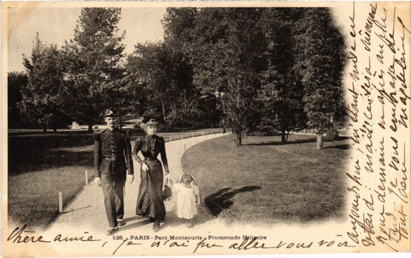 Carte postale ancienne Parc Montsouris - Promenade militaire à Paris 14e