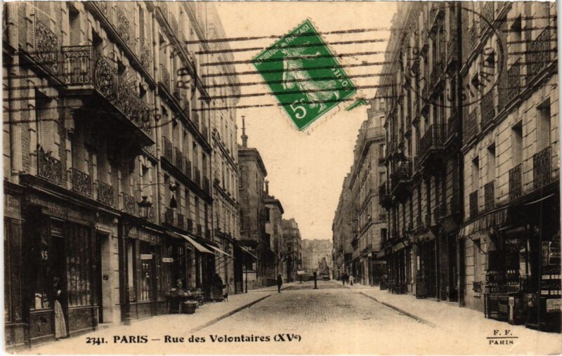 Carte postale ancienne Rue des Volontaires à Paris 15e