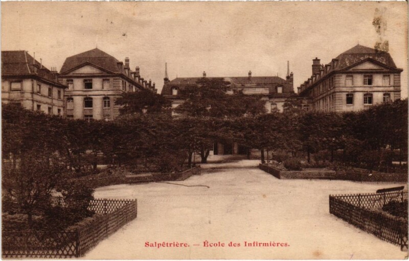 Carte postale ancienne Salpêtrière - Ecole des Infirmières à Paris 13e