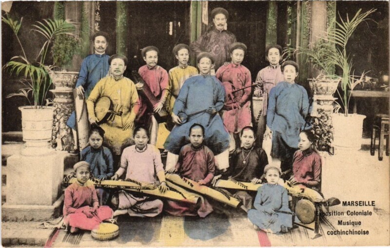 Carte postale ancienne Marseille Exposition Coloniale - Musique Cochinchinoise à Marseille