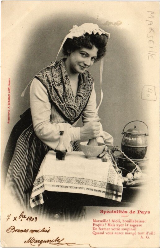Carte postale ancienne Marseille Femme - Type - Specialites de Pays à Marseille