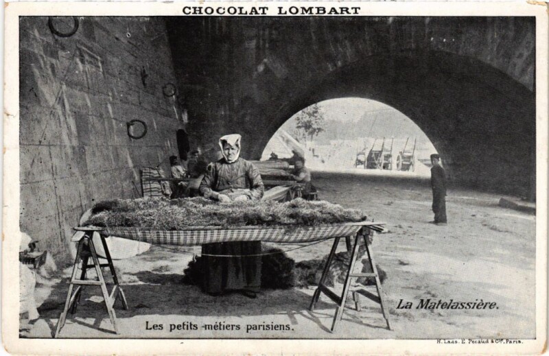 Carte postale ancienne Paris Petits Metiers La Matelassiere à Paris