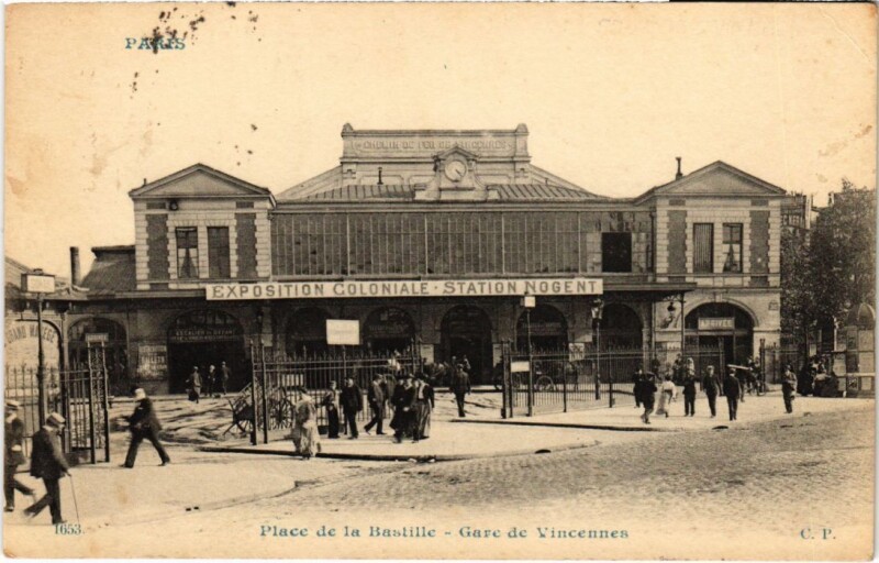 Carte postale ancienne Place de la Bastille - Gare de Vincennes à Paris 12e