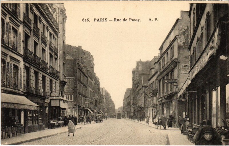 Carte postale ancienne Rue de Passy à Paris 16e