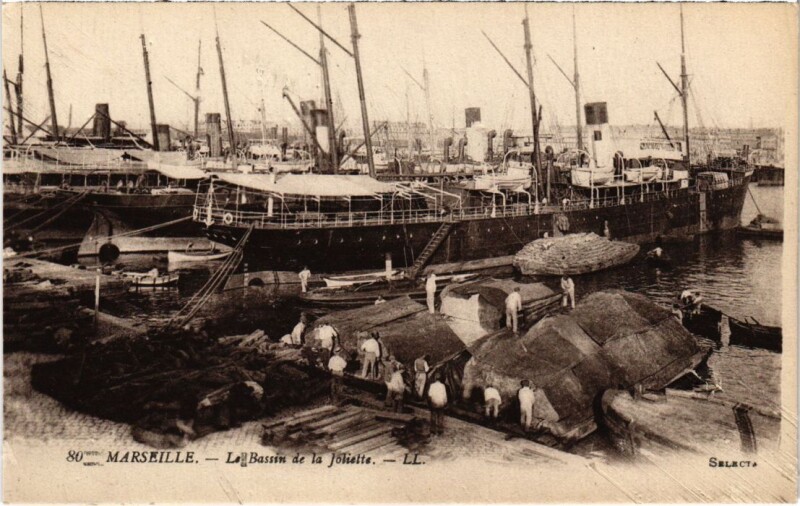 Carte postale ancienne Marseille Le Bassin de la Joliette à Marseille